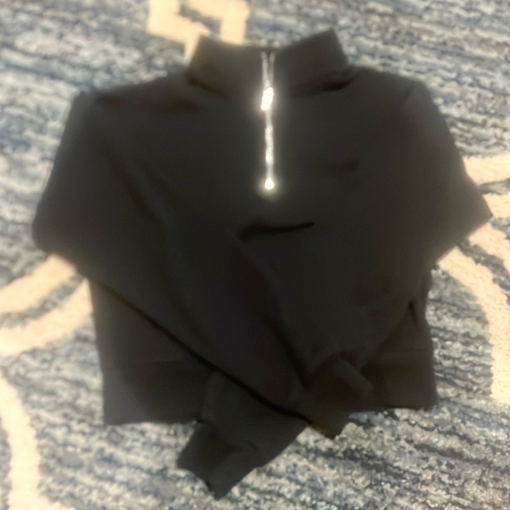 Gianni Bini Cropped Sweatshirt